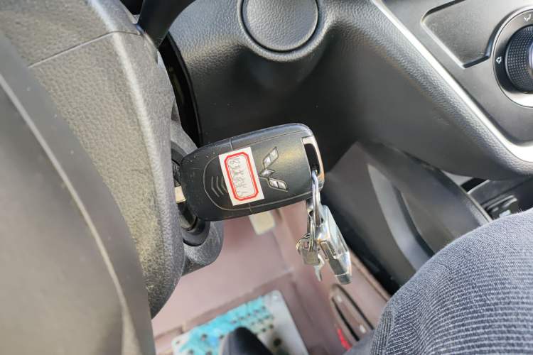 Used Wuling Hongguang S3 2018 1.5L Manual Comfort Model China V Standard