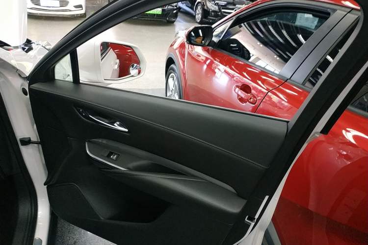 Used Cadillac XT4 2018 28T Two-Wheel Drive Leading Version