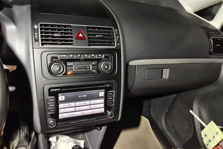 Used Volkswagen Touran 2015 1.4T DSG Luxury Edition 5-Seater