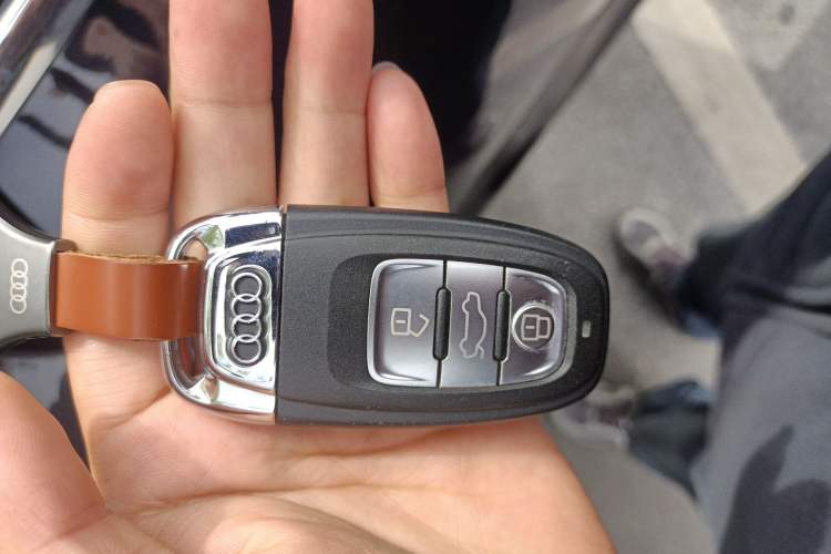 Used Audi Q5 2017 Plus 40 TFSI Technology Model Vehicle Key