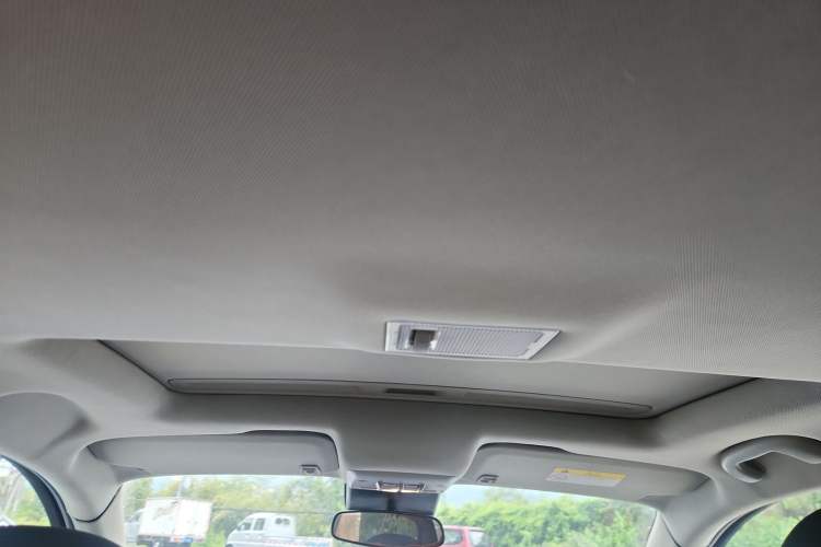 Used Buick Encore 2015 1.4T Automatic Two-Wheel Drive Urban Elite Version
