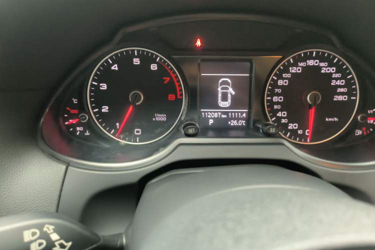 Used Audi Q5 2016 40 TFSI Trendy Edition Odometer Close Up