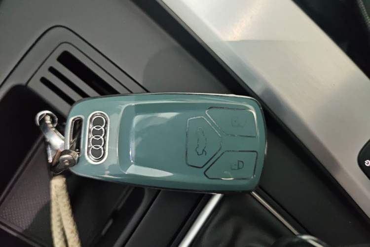 Used Audi A4L 2022 40 TFSI Luxury Dynamic Model Interior 1