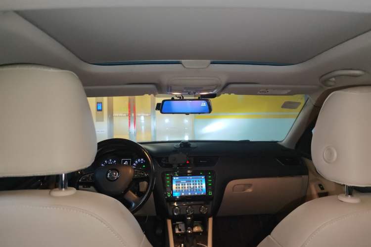 Used Skoda Octavia 2015 1.4TSI DSG Yijun Edition Headliner