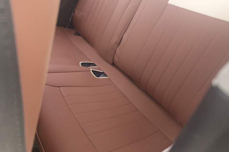 Used Wuling Hongguang MINIEV 2020 Enjoyment Model Lithium Iron Phosphate Left Rear Seat