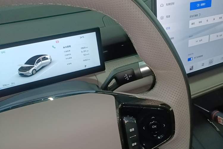 Used Geely Galaxy 8 2025 130km EM-P Starship Edition