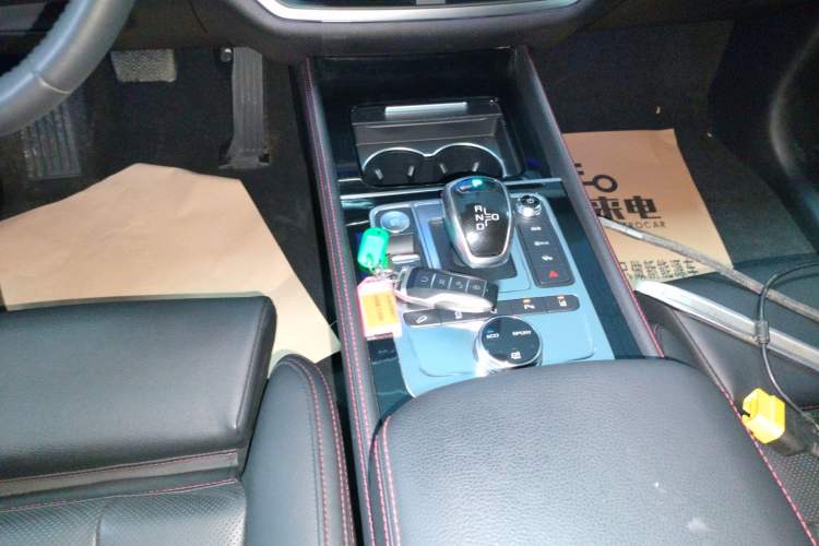 Used BYD Tang New Energy 2019 EV600D Four-Wheel Drive Smart Connect Genesis Edition Gear Lever