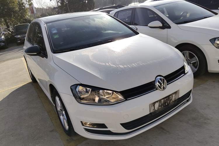 Used Volkswagen Golf 2017 1.6L Automatic Comfort Million-Vehicle Anniversary Edition