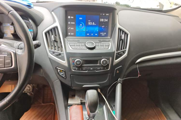 Used Dongfeng Aeolus AX7 2015 2.0L Automatic Zhiyi Trim Audio And AC Panel