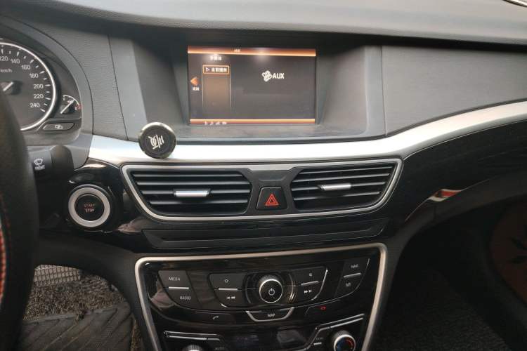 Used Geely Auto Emgrand GT 2016 2.4L Zunya Model Audio And AC Panel