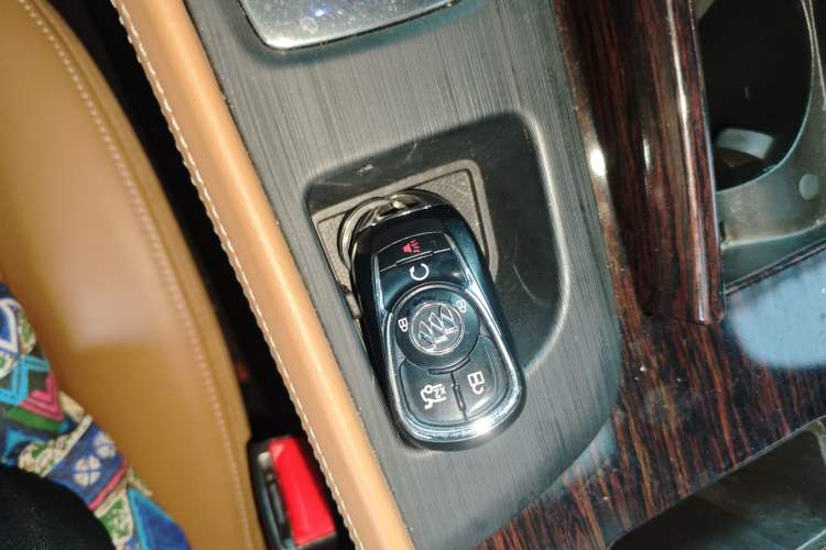 Used Buick LaCrosse 2018 28T Elite Edition
