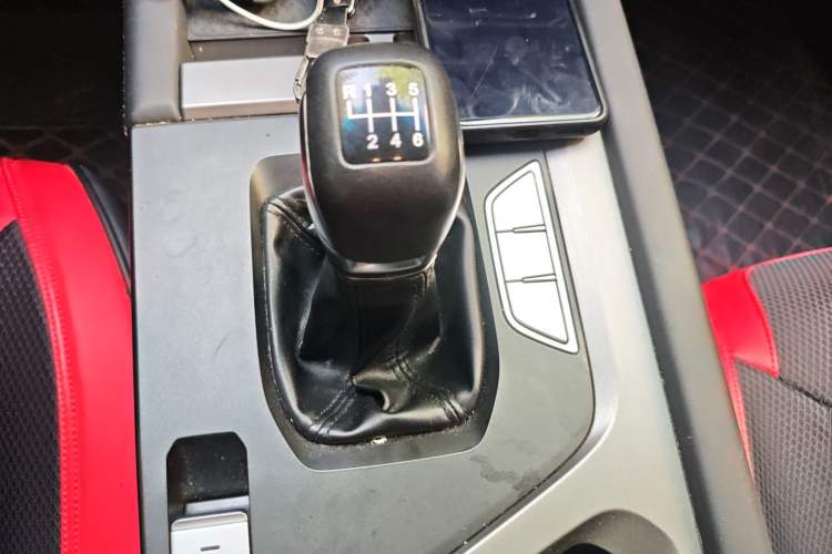 Used JETOUR X70S 2022 1.5T Manual Fanghua Edition 7 Seats Gear Lever