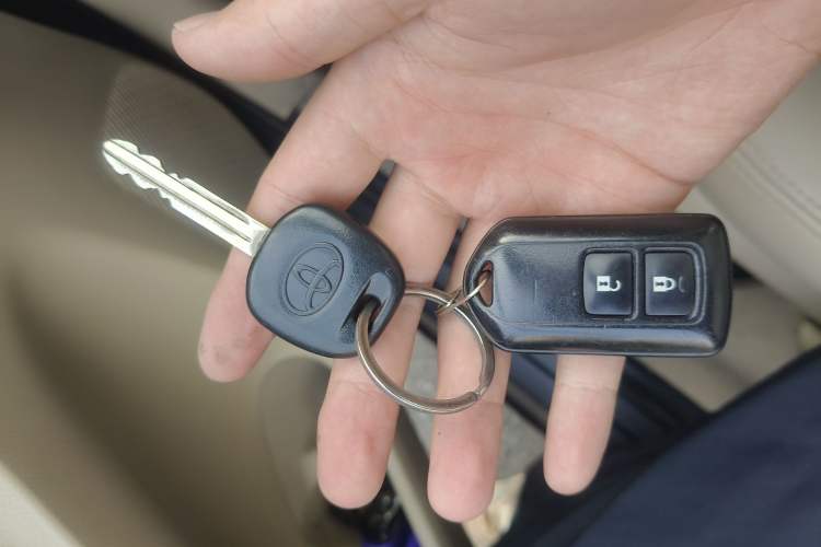 Used Toyota YARiS L Zhi Xuan 2014 1.5G Automatic Xuan Dong Edition Vehicle Key