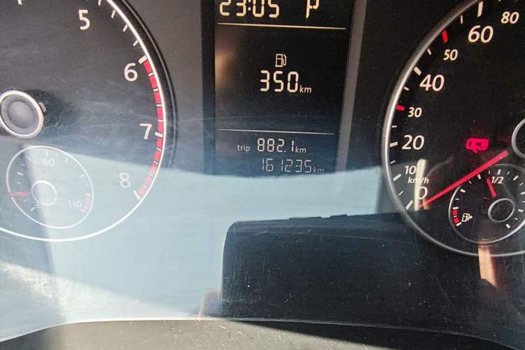 Used Volkswagen Passat 2015 1.4TSI DSG Prestige Edition Odometer Close Up