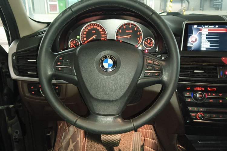 Used BMW X5 2015 xDrive28i
