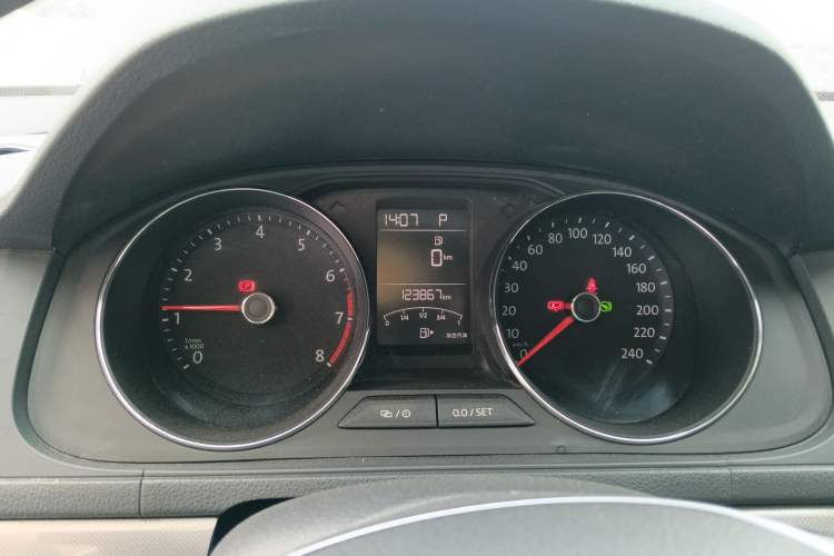 Used Volkswagen Lavida 2017 1.6L Automatic Comfort Edition
