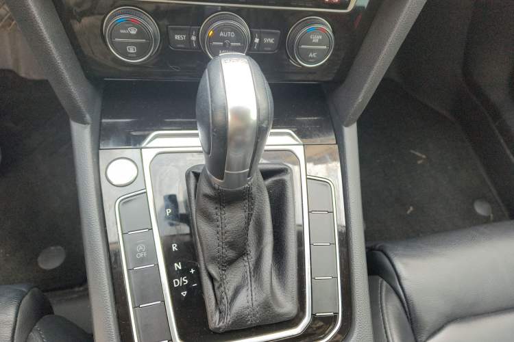 Used Volkswagen Magotan 2018 Facelift 330TSI DSG Luxury Model
