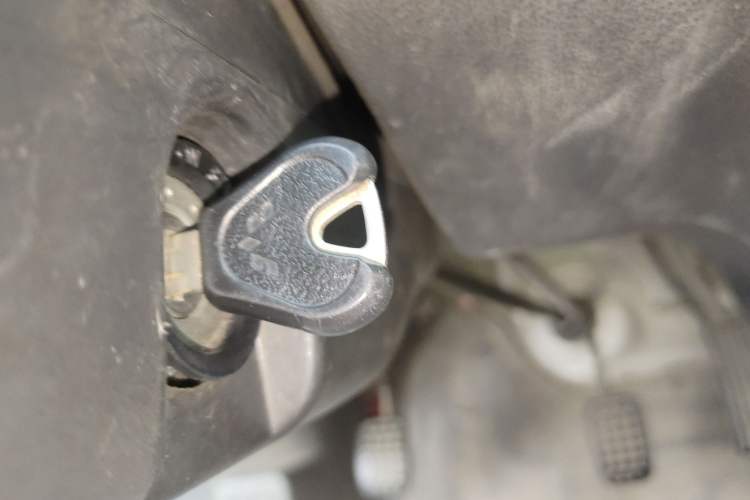 Used Wuling Zhiguang 2015 1.2L Practical LS-I Model Vehicle Key