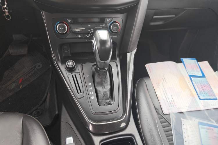 Used Ford Focus 2015 Sedan 1.6L Automatic Trend Model Gear Lever