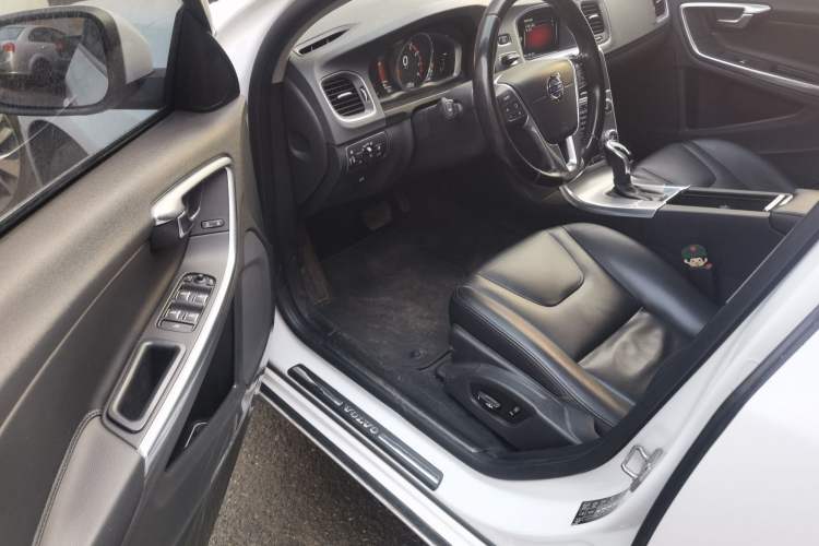 Used Volvo S60 2016 S60L T4 Zhiyuan Edition
