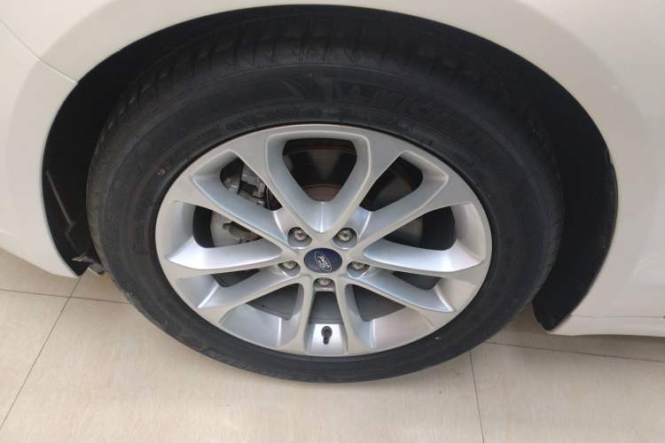 Used Ford Mondeo 2020 EcoBoost 180 Stylish Model Left Front Wheel Hub