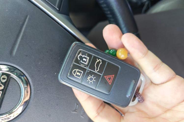 Used Volvo V40 2017 T3 Zhiyi Edition