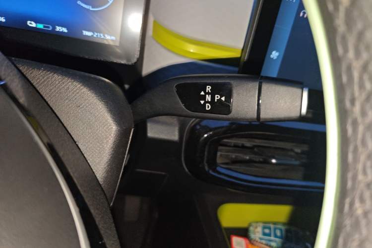 Used SOL E10X 2021 302 km Range Fashion Edition 31.4 kWh Gear Lever