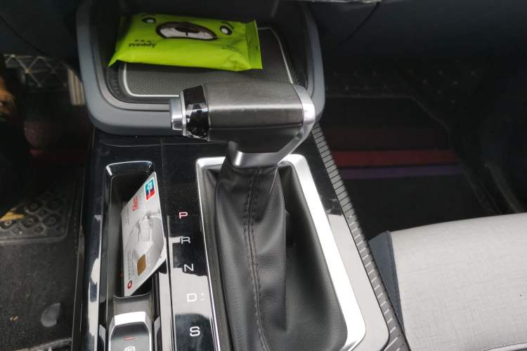 Used Baojun RM-5 2019 1.5T CVT 24-Hour Online Luxury Version 6 Seats Gear Lever