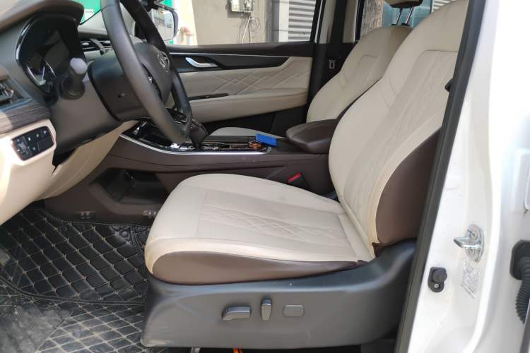 Used Dongfeng Ruichi 7 2022 2.3T Automatic All-Wheel-Drive Diesel Flagship Version with Five-Link Suspension M9T
