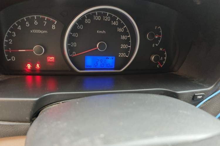 Used Hyundai Celesta 2011 1.6L Manual Luxury Model Odometer Close Up