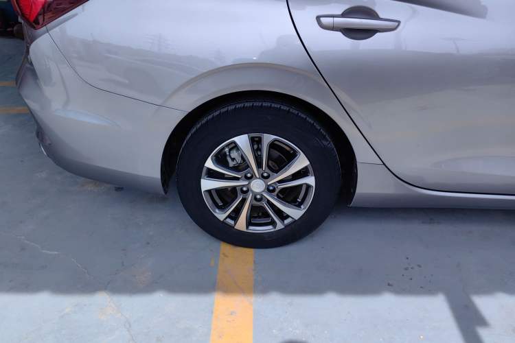 Used CHANGAN Eado 2020 PLUS 1.6L GDI Automatic Luxury Model Right Rear Wheel Hub