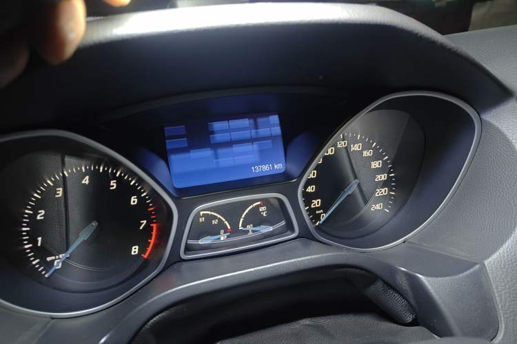 Used Ford Focus 2012 Hatchback 2.0L Automatic Luxury Sport Model Odometer Close Up