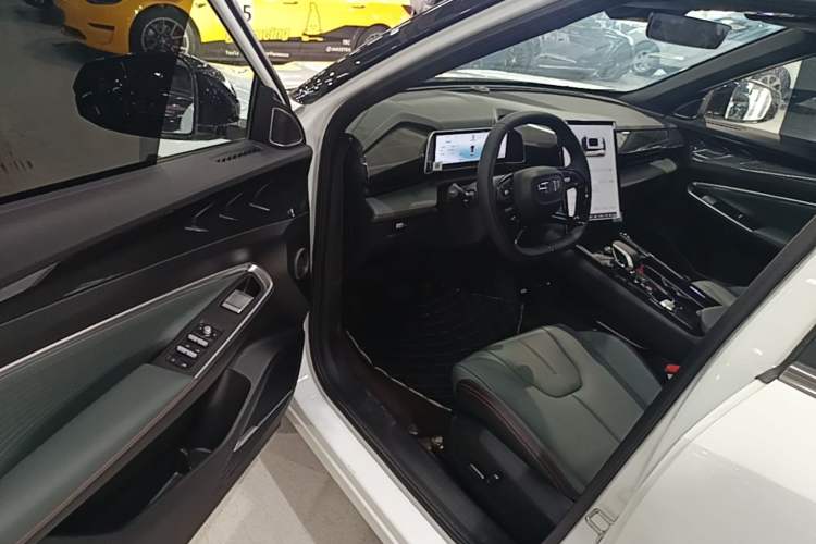 Used Geely Auto Emgrand X7 Sport 2024 1.5TD Smart Connect+