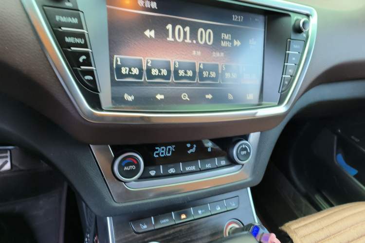 Used Land X7 2016 2.0T Panoramic Prestige Edition