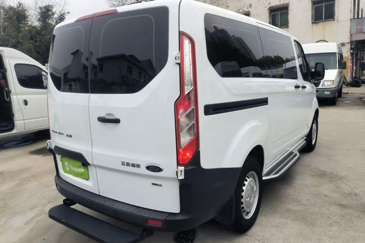 Used Ford Transit 2019 2.0T Diesel Multi-Purpose Commercial Vehicle Short Wheelbase Low Roof 6-Seater China VI Standard