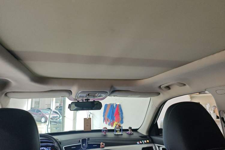 Used Geely Auto Emgrand X7 Sport 2018 1.8TD Automatic Two-Wheel Drive Smart Connect 4G Internet Edition Headliner