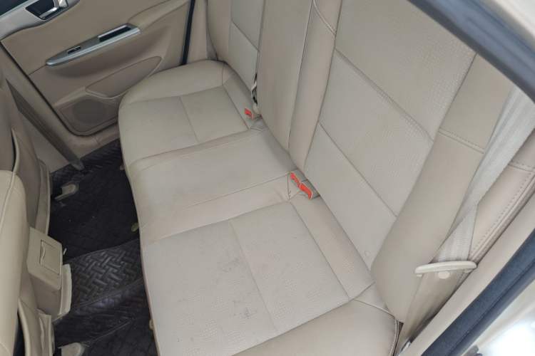 Used Buick Excelle 2013 1.5L Automatic Classic Model
