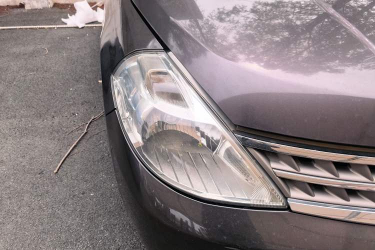 Used Nissan Tiida Sedan 2009 1.6L Automatic Tech Edition Right Front Headlight