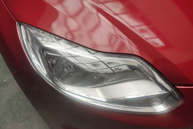 Used Ford Focus 2012 Sedan 1.6L Manual Comfort Model
