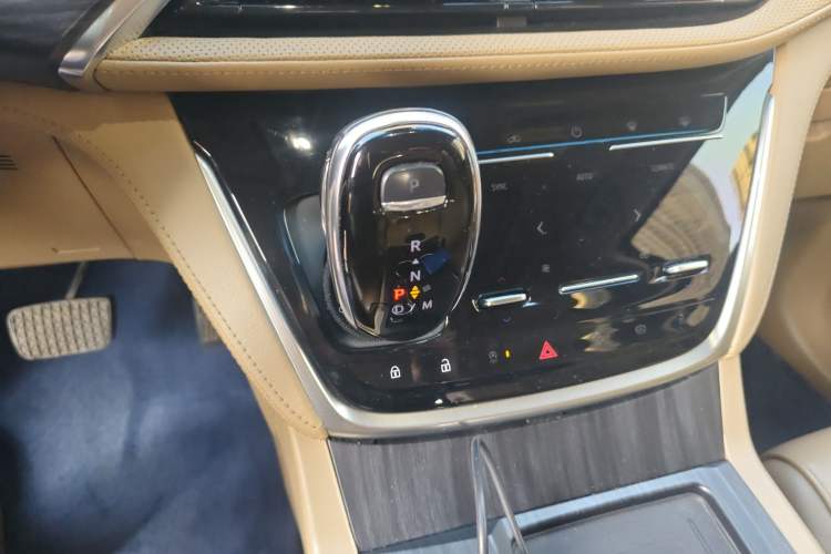 Used Buick GL8 2020 ES Land Cruiser 653T Luxury Model
