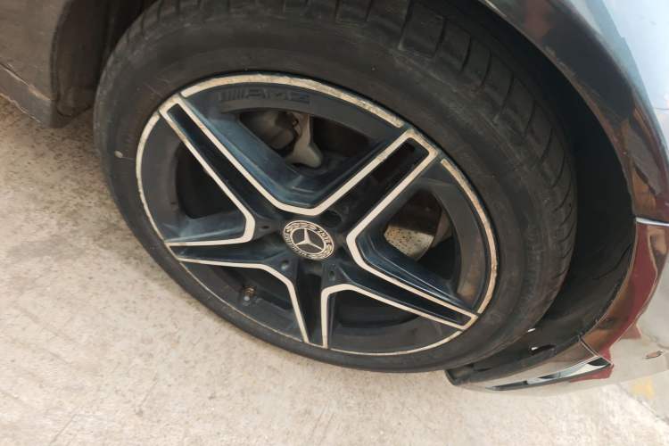 Used Mercedes-Benz C-Class 2021 C 260 L Sport Edition Star Collection Right Front Wheel Hub