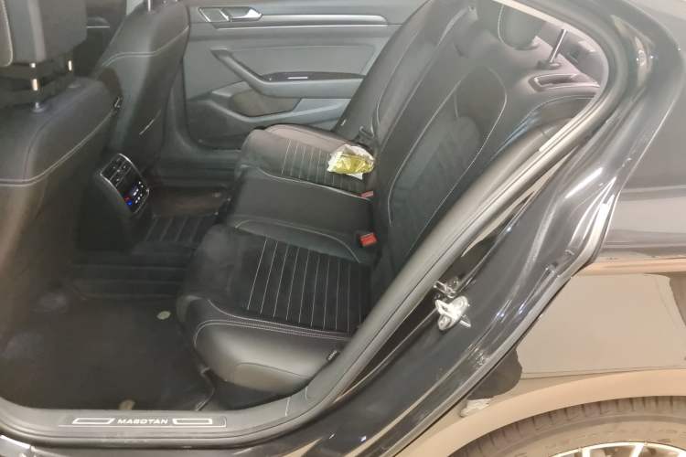 Used Volkswagen Magotan 2020 330TSI DSG Luxury Edition Left Rear Seat