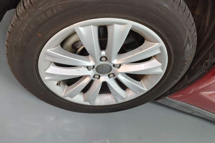 Used Haval H2 2016 Red Label 1.5T Automatic Two-Wheel Drive Elite Model Left Front Wheel Hub