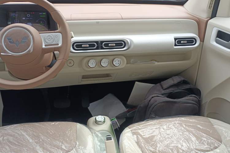 Used Wuling Hongguang MINIEV 2024 3rd Generation 215km Youth Edition