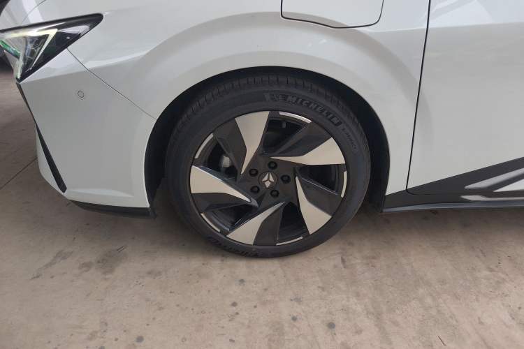 Used Lingxi L 2025 Model—Player No. 1 Plus Super Double-Up Optional Package
