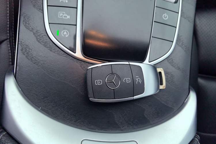 Used Mercedes-Benz C-Class 2020 Restyled C 260 L Sport Edition Vehicle Key