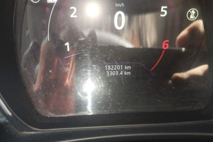 Used Renault Kadjar 2017 2.0L Two-Wheel-Drive Leading Edition Odometer Close Up