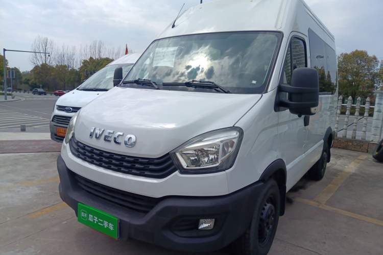 Used Iveco Eurocargo 2021 2.0T Manual Super-Rui Short Wheelbase High-Roof Side-Sliding Door F1A