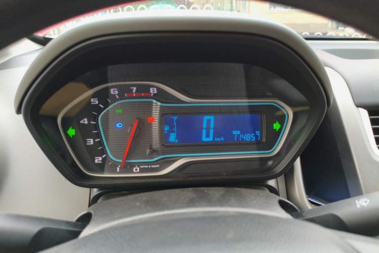 Used Chevrolet Aveo Sonic 2014 Sedan 1.4SL MT Comfort Edition
