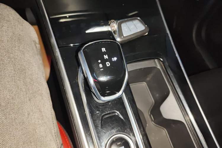 Used SOL X8 2021 300T DCT Leading Smart Connectivity Version 7 Seats Gear Lever